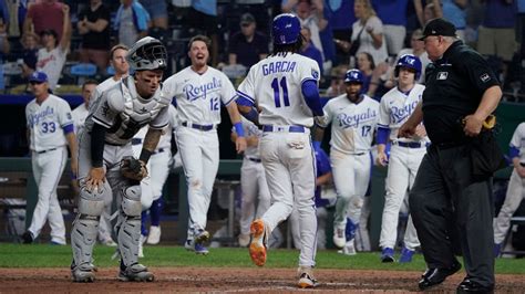 Royals get “balk off” win over White Sox after rallying from 6-0 deficit